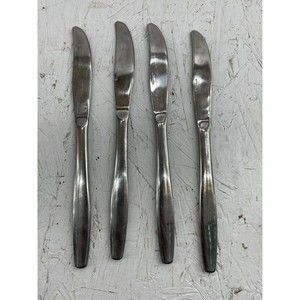 Vintage Unbranded Stainless Dinner Knives Set of 4 Leaf. Embossed